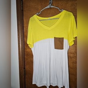 Oversized tee with pocket